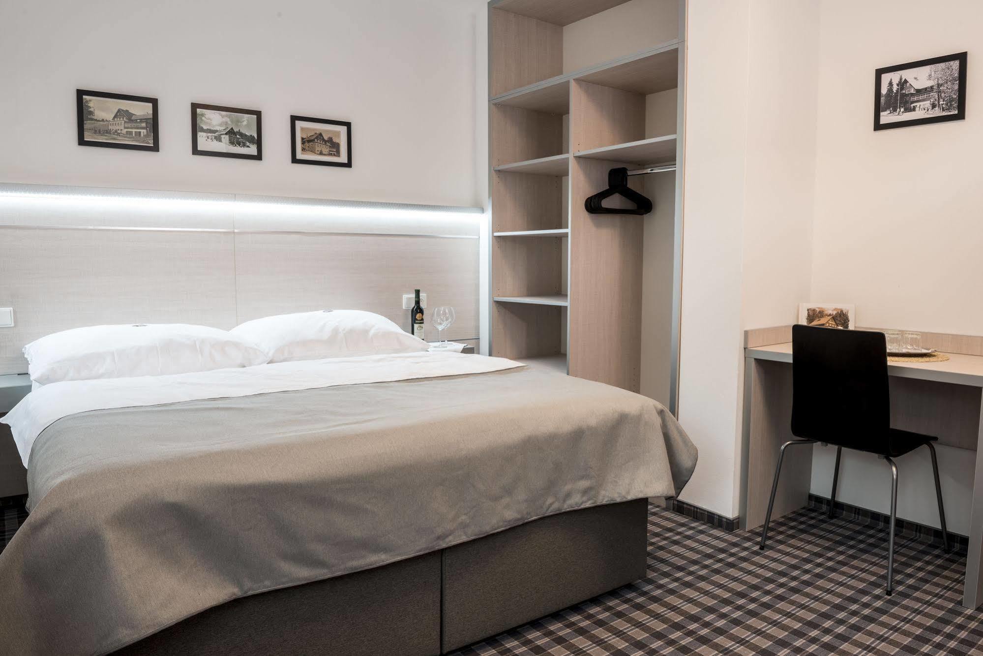Horsky Hotel Dobra Chata Stachy Bagian luar foto